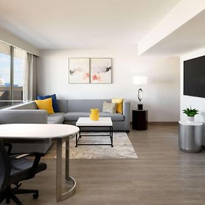 One-Bedroom King Corner Suite City View